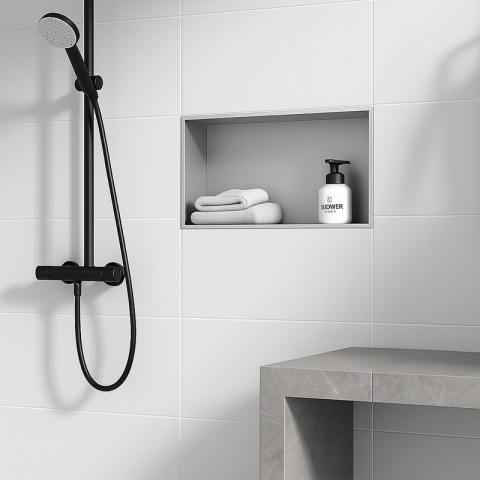 PÓŁKA ŁAZIENKOWA WNĘKOWA IGA Z KOŁNIERZEM CHROM 60X30X10 CM