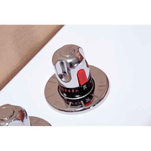 WANNA Z HYDROMASAŻEM Z PODGRZEWACZEM TIGA 604H BIAŁA 152x152 CM