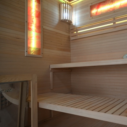 SAUNA FIŃSKA WYSOKOTEMPERATUROWA Z PIECEM FORSA2-BL/HARVIA 4,5KW 3 OSOBOWA 150x140 CM