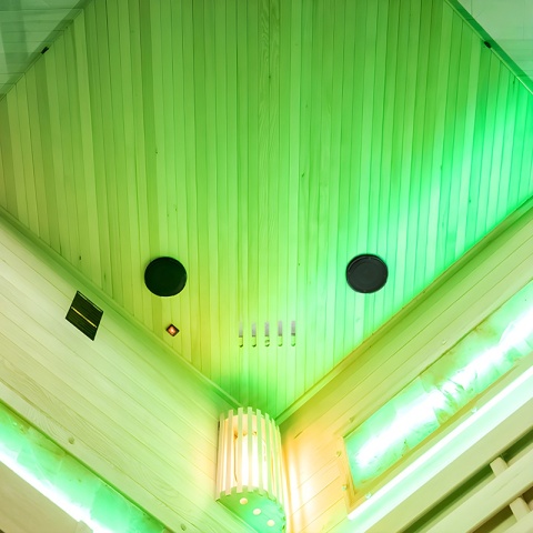 SAUNA FIŃSKA WYSOKOTEMPERATUROWA Z PIECEM LARK4-WD/HARVIA 6KW 4-5 OSOBOWA 150x150 CM