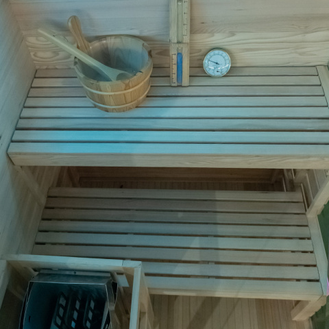 SAUNA FIŃSKA WYSOKOTEMPERATUROWA Z PIECEM LARK1/HARVIA 3,5KW 1-2 OSOBOWA 120x120 CM