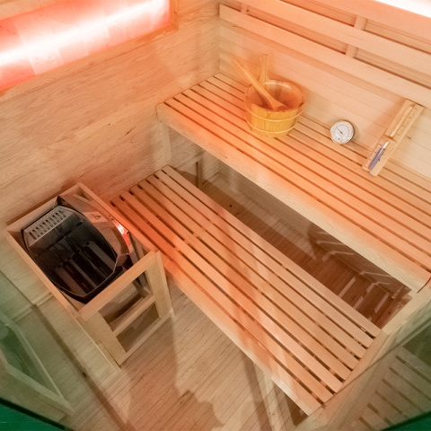 SAUNA FIŃSKA WYSOKOTEMPERATUROWA Z PIECEM LARK4/HARVIA 6KW 4-5 OSOBOWA 150x150 CM