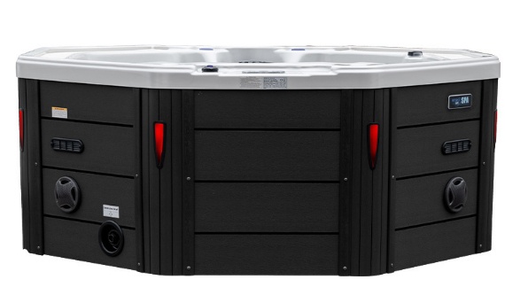 Dlaczego woda w jacuzzi ogrodowym się pieni?